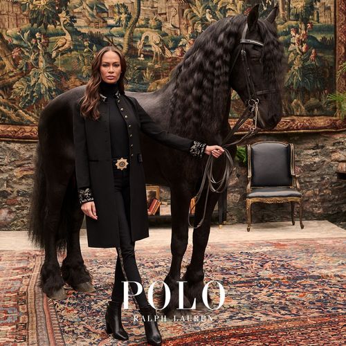 Elegancja to deklaracja, a Polo Ralph Lauren jest tutaj, aby pomóc Ci ją osiągnąć. Odkryj najnowszą kolekcję świąteczną...