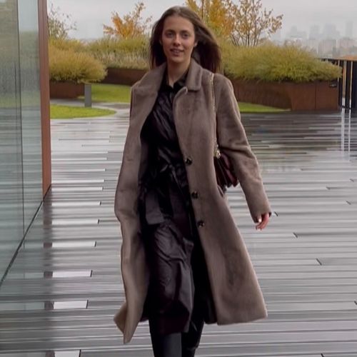 Tej jesieni ulubiony przez wszystkich tzw. Teddy Bear Coat świętuje urodziny. Mija dekada, odkąd Max Mara wprowadziła na...